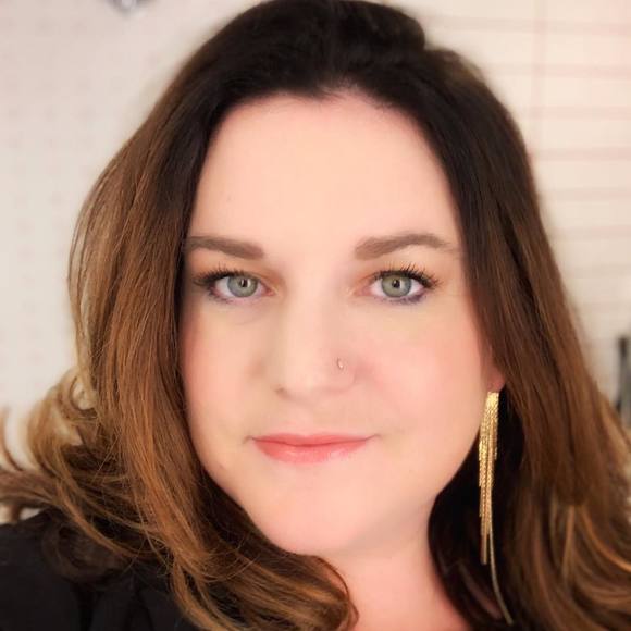 Meet your Posher, Jessica - Picture 1 of 1
